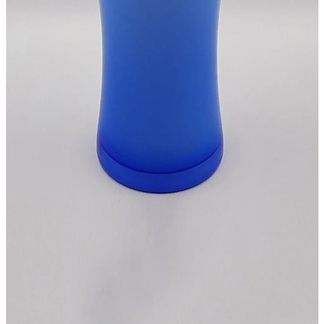 Glass 1970s Luxury Blue and White Vase in Murano Glass Attributed Ca Dei Vetrai. Made in Italy For Sale - Image 7 of 7