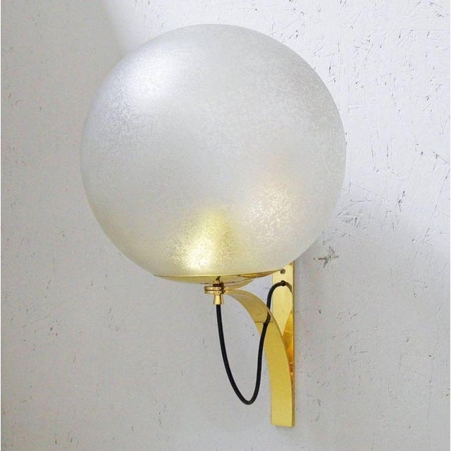 Italian 1960s Italian Mid-Century Murano Glass & Brass Sconces Attributed to Seguso - Set of 4 For Sale - Image 3 of 10