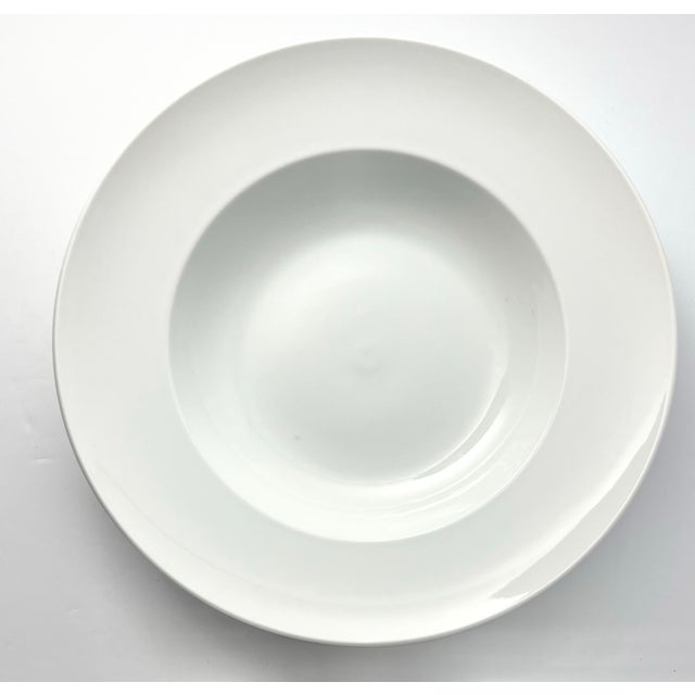 Contemporary Crate & Barrel "Maison" 7 White Porcelain Large Rim Pasta or All Purpose Bowls For Sale - Image 3 of 6