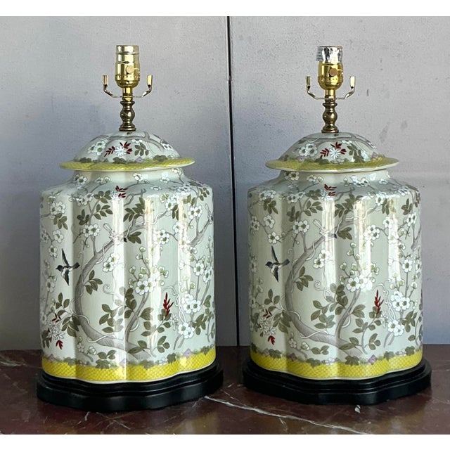 Vintage Regency Scully and Scully Bird Temple Jar Lamp - A Pair For Sale - Image 4 of 6