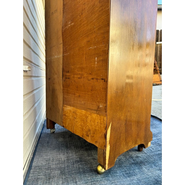 Vintage 1930s Art Deco Waterfall Bedroom Furniture Set Featuring Matching Wooden Grain Veneer Panels, Curved Edges, and Arched Mirrors For Sale In Los Angeles - Image 6 of 12