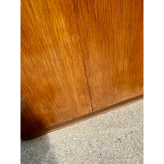 Vintage Raymond Loewy for Mengel Oak Chest of Drawers For Sale - Image 9 of 10