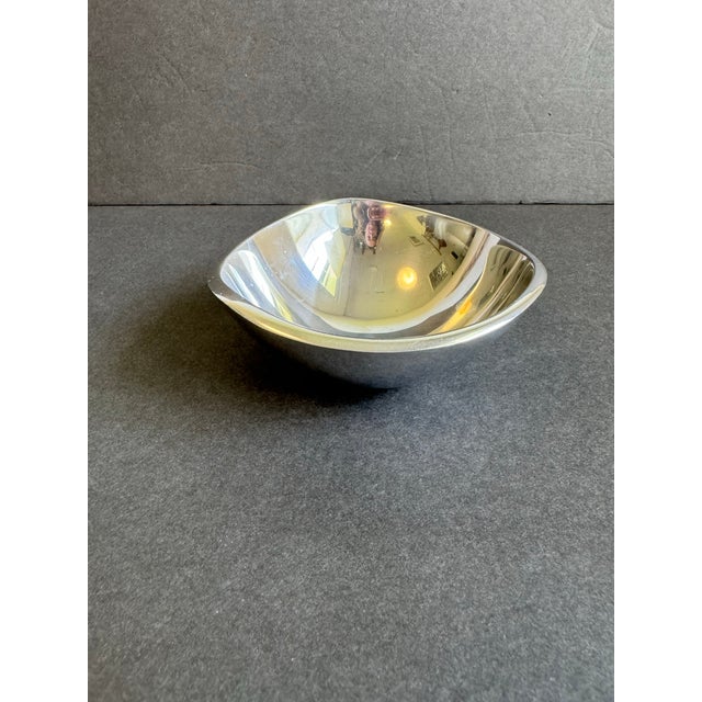 Metal Nambe Tri-Corner Small Bowl Decorative Silver Trinket Catchall Dish Nut 4.5" For Sale - Image 7 of 9