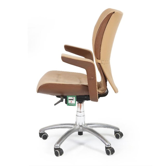 A distinctive office chair designed by emilio ambaz and produced by poltrona frau. Brief is a comfortable office chair...