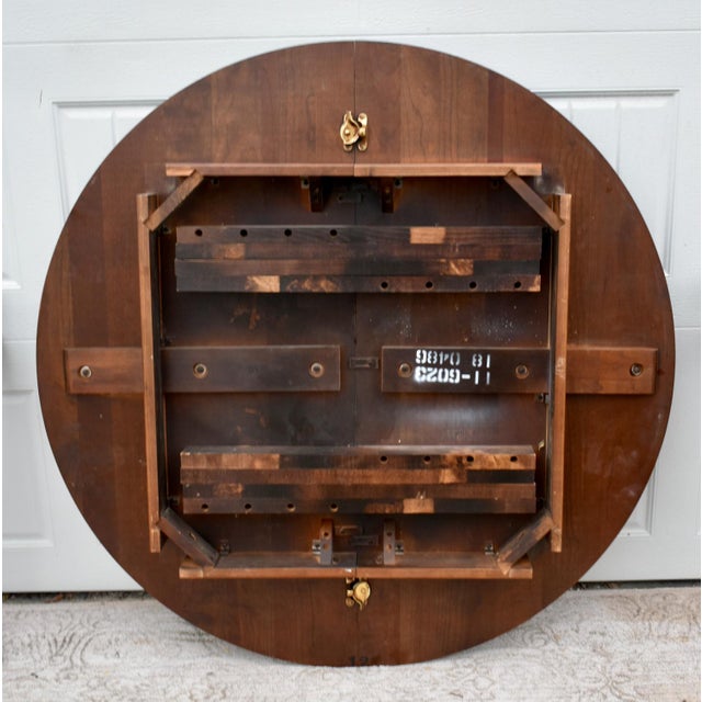 Wood Vintage Ethan Allen Round Queen Anne Style Table - No Leaf For Sale - Image 7 of 12