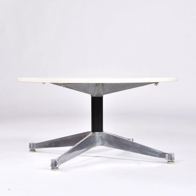 Eames Eames for Herman Miller Round White Marble Coffee Table on Aluminum Base For Sale - Image 4 of 10