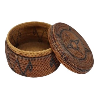 Antique Pacific Northwest Tlingit Woven Reed Lidded Basket C1920 For Sale