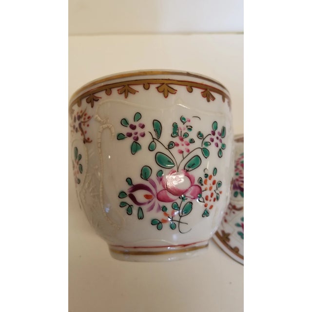 Chinese 1920s Samson Covered Porcelain Jam or Mustard Pot For Sale - Image 3 of 4