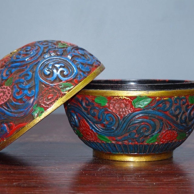 Wood Carved Lacquer Round Trinket Box With Polychrome Floral Scroll Relief, Chinoiserie Decor For Sale - Image 7 of 9