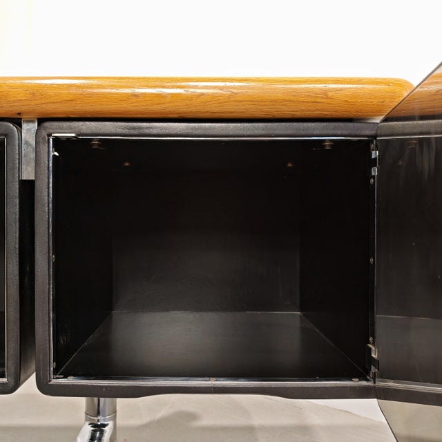 Sideboard in Leather attributed to Warren Platner for Knoll, 1970s For Sale - Image 11 of 18