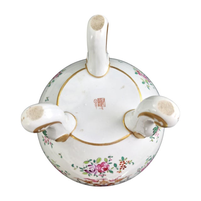 French Chinoiserie Armorial Porcelain Vase and Cover from Samson Paris, 1880s For Sale - Image 12 of 15