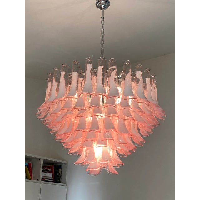2020s Contemporary White and Pink “Selle” Murano Glass Petali Chandelier in Mazzega Style For Sale - Image 5 of 11
