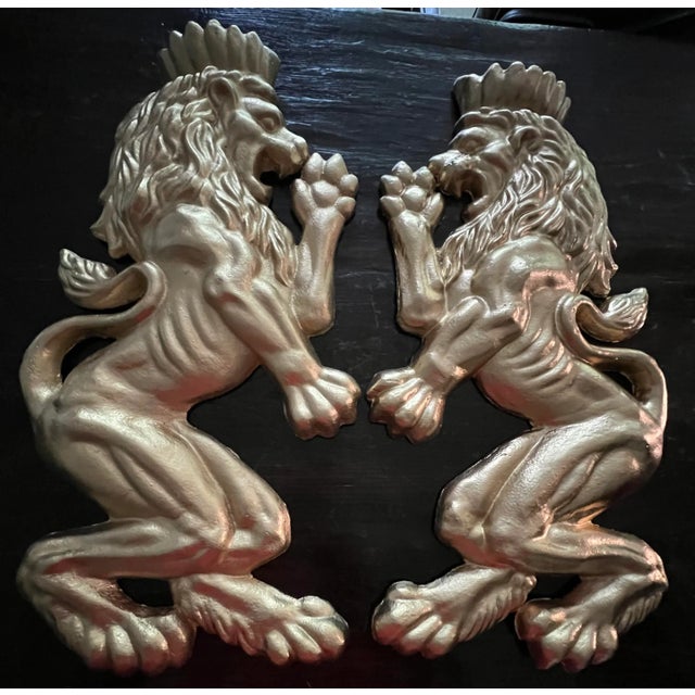 Vintage Gold English Fighting Wall Lions a Pair For Sale In Chicago - Image 6 of 10
