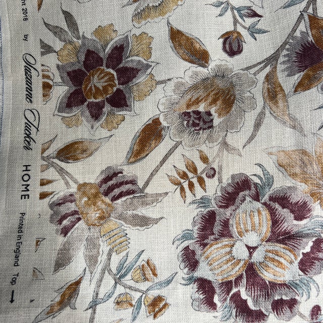 2020s Suzanne Tucker Lucretia Linen Fabric - 5 3/4 Yards For Sale - Image 5 of 6
