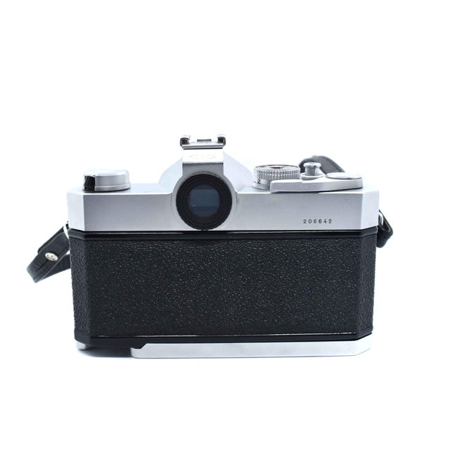 Mid-Century Modern 1960's Konica Autoreflex T 35mm SLR Camera With Hexanon 52mm Lens With Original Shoulder Starp For Sale - Image 3 of 11