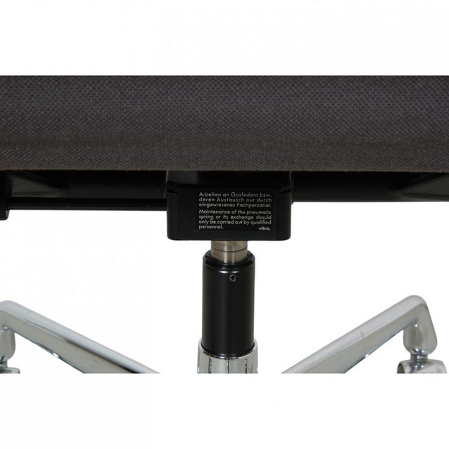 EA-117 Office Chair in Grey Hopsack Fabric by Charles Eames For Sale - Image 12 of 16