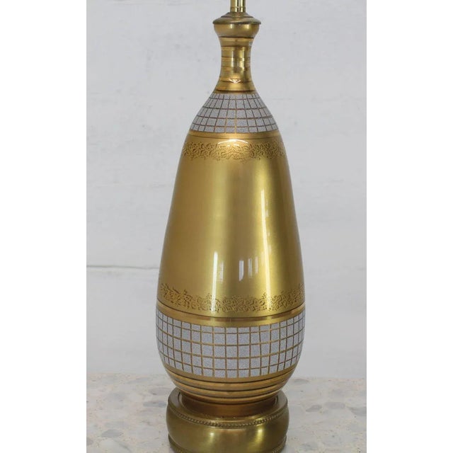 Mid-Century Modern Gold Tone Glass Vase Shape Table Lamp For Sale - Image 4 of 8