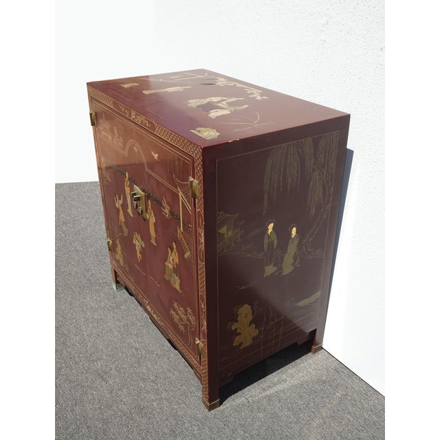 Vintage Chinese Asian Burgundy Lacquer Floral Chinoiserie Cabinet ~ Side Table For Sale - Image 10 of 17
