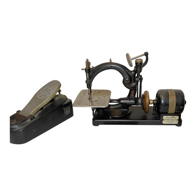 Working Antique 1800's Willcox & Gibbs Depose Cast Iron Miniature Sewing Machine For Sale