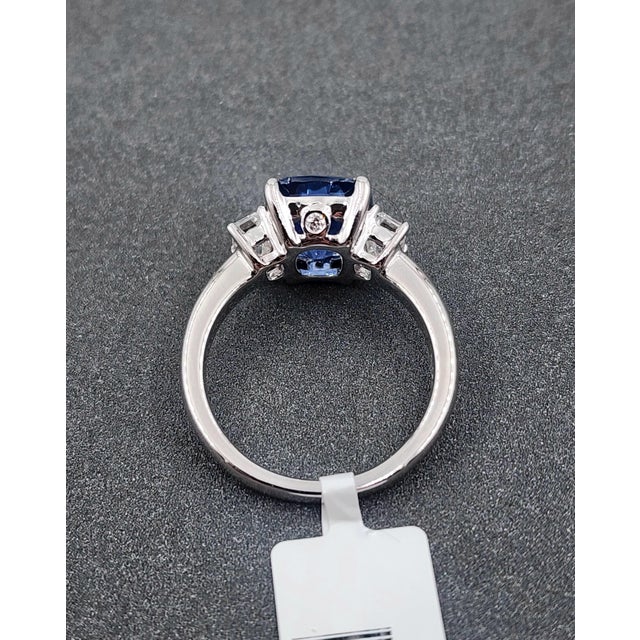 Blue 4.36 Ct GRS Certified Sapphire & Diamond Ring, Size 6.5 For Sale - Image 8 of 10