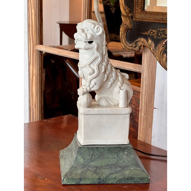 Asian Pair of 1950s Foo Dog Lamps For Sale - Image 3 of 6
