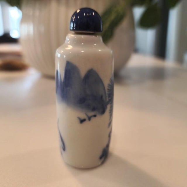 Late 19th Century Late 19th Century Chinoiserie Blue & White Porcelain Snuff Bottle Accent For Sale - Image 5 of 14