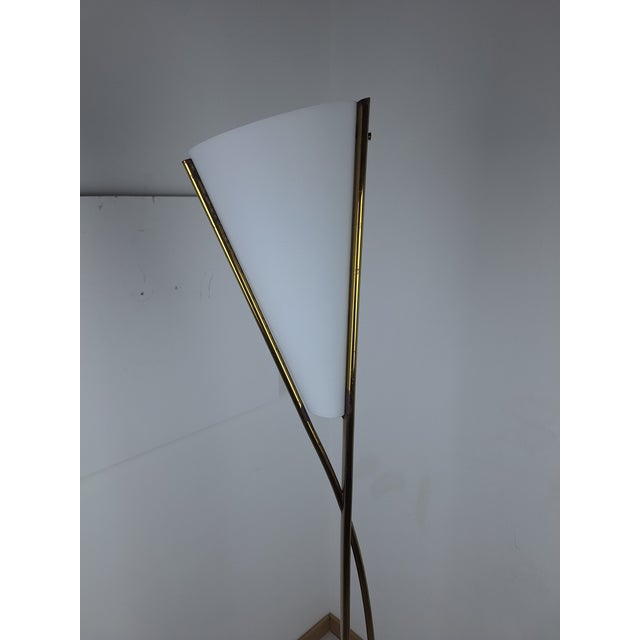 Fontana Arte Model 1819 Floor Lamp in Brass and Opaline Glass by Max Ingrand for Fontana Arte, 1950s For Sale - Image 4 of 13