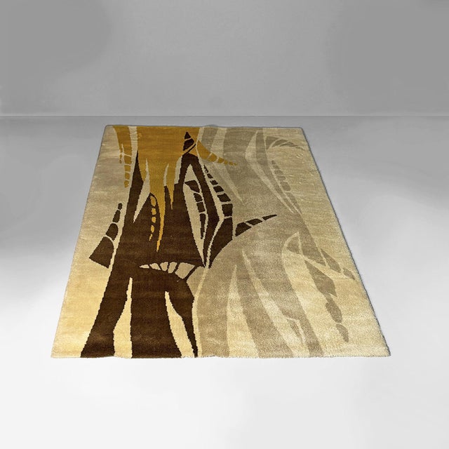 Italian modern medium-pile rug in beige and brown, 1970s Rectangular medium-pile rug, characterised by a beige background...