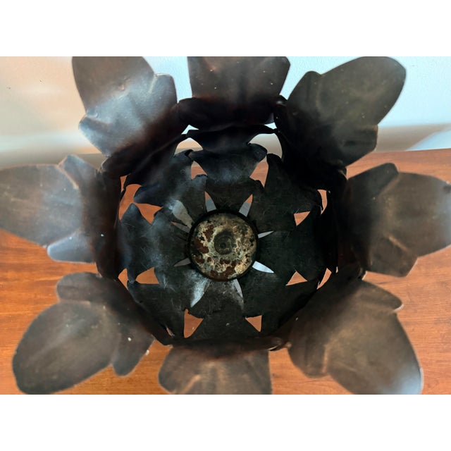 Vintage Hollywood Regency Style Metal Leaf Cachepot Planter/Pillar Candle Holder For Sale In Savannah - Image 6 of 10