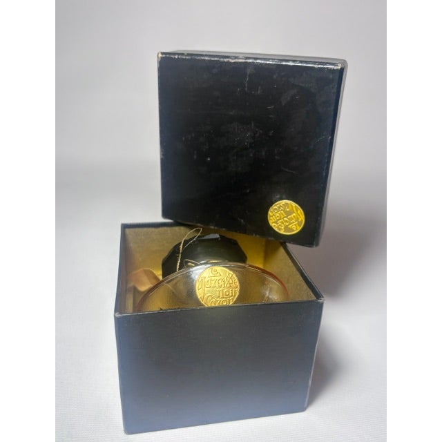 Art Deco Vintage 1930s Caron Narcisse Noir Perfume Bottle 2.11oz Boxed Half Full Baccarat For Sale - Image 3 of 7