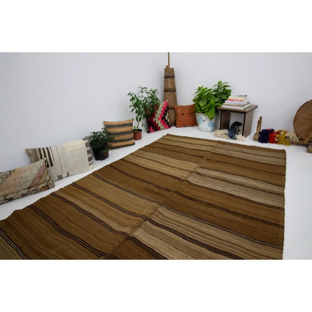 1960s Vintage Brown Striped Turkish Wool Kilim Rug- 5′9″ × 9′ For Sale In Los Angeles - Image 6 of 7