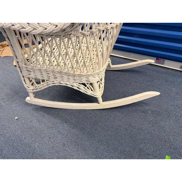 Mid 20th Century Vintage Bar Harbor Wicker Armchair – White Coastal Cottage Rocking Chair For Sale - Image 5 of 6