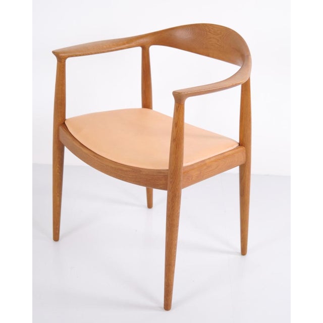The Chair Model JH503 in Oak with Vegetable-Tanned Natural Leather by Hans J. Wegner, 1960s For Sale - Image 8 of 14