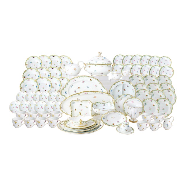 Late 19th Century Meissen Porcelain Dinnerware Service for Twelve People - 121 pcs For Sale