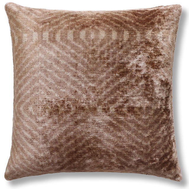 Hand-Knotted Silk Velvet Ikat Diamond Pillow - 16x16 Champagne & Toffee For Sale - Image 4 of 8