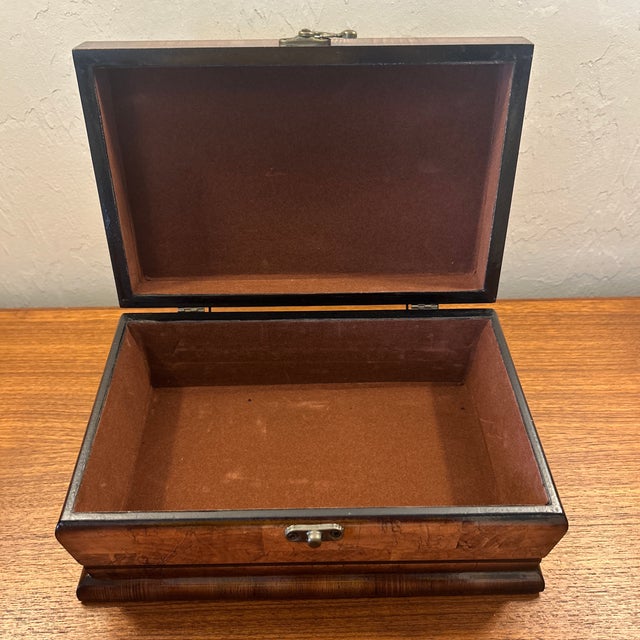 Hollywood Regency Medium Wooden Chess Storage Box For Sale - Image 3 of 8