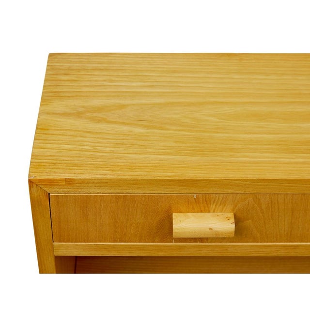 Low Mid-Century Scandinavian Open Bookcase in Elm, 1950 For Sale - Image 9 of 10