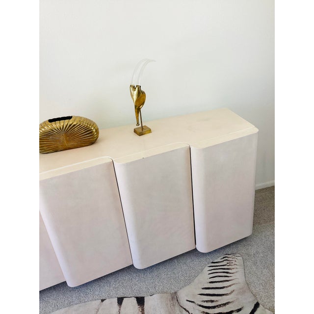 1980s Vintage 1980s Post Modern Sculpted Front 5 Door Credenza Cabinet Hollywood Regency / Modern Style For Sale - Image 5 of 15