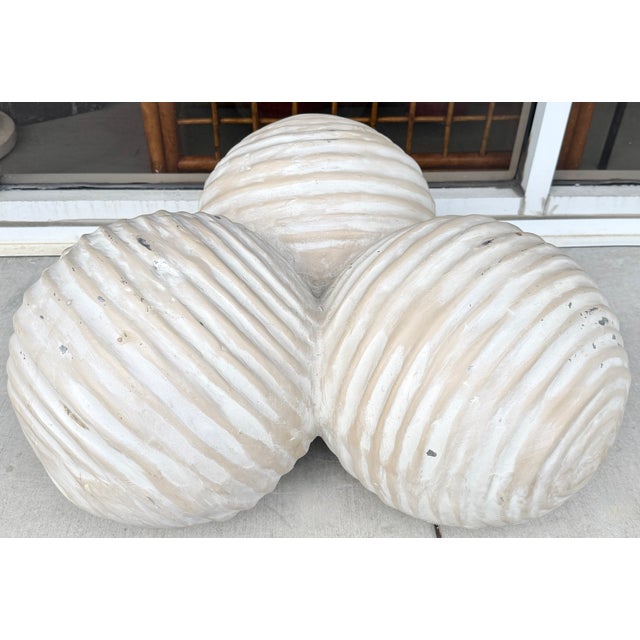 Chunky spheres-form coffee table from 1980s. The base is made of painted aluminum with a sand and off white mat finish....