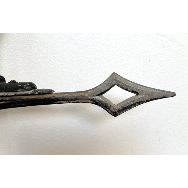 Large Antique Cast Iron Boxer Dog Weathervane – Directional Arrow Design – Americana / Industrial / Farmhouse Decor For Sale - Image 12 of 15