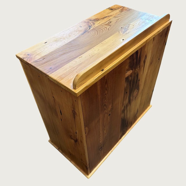 2020s The Liberty - Handcrafted Early American Cupboard / Display Cabinet With Glass Doors & Reclaimed Pine For Sale - Image 5 of 5