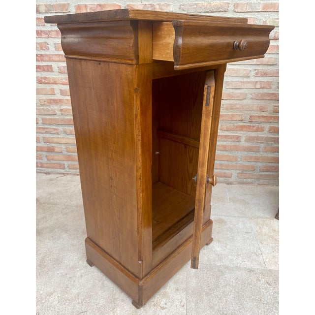 Early 20th Century French Provincial Walnut Nightstands, 1920, Set of 2 For Sale - Image 10 of 18