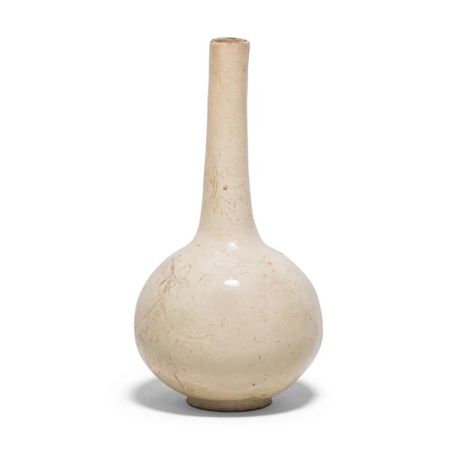 Chinese Dingyao Vase, c. 1100 For Sale - Image 4 of 8