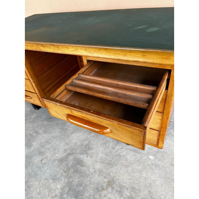 Castelli Mid-Century Desk with Green Top and Eight Drawers by Anonima Castelli for Castelli, 1950s For Sale - Image 4 of 9