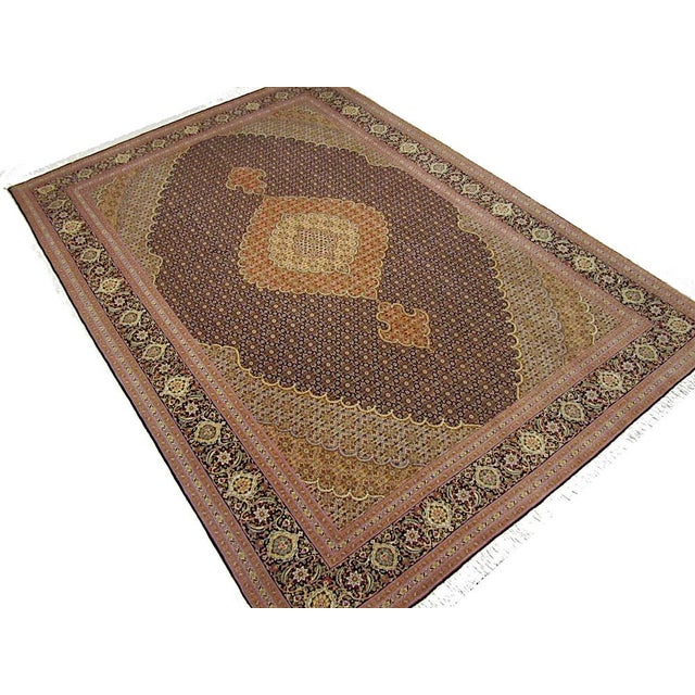 This Tabriz 50 RAG rug is made of cotton and silk on cotton and is in a new and unused state. Very fine and dense link...