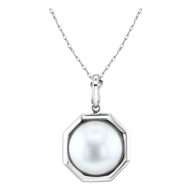 13MM - 14MM Mabe Pearl Pendant with Polished Bezel 18k White Gold For Sale