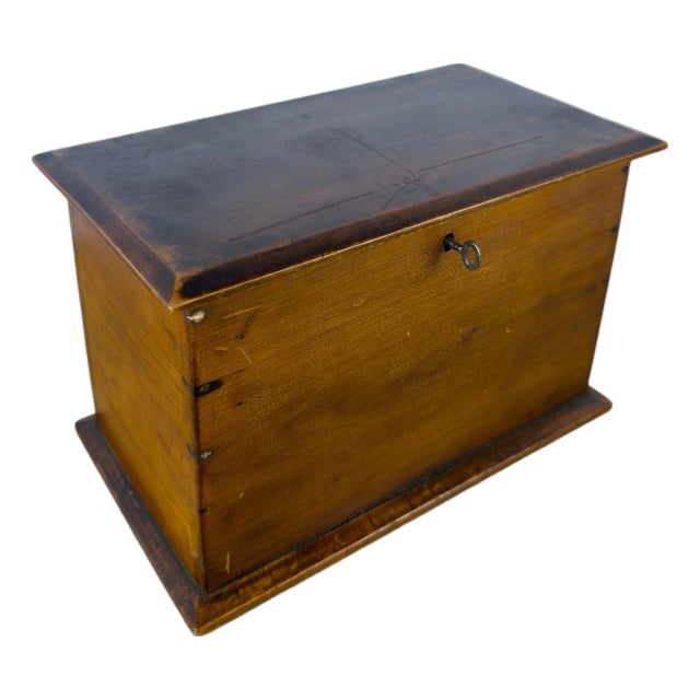 Antique English Oak Tea Caddy With Key, Circa 1900 For Sale
