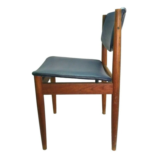Model 197 Dining Chair by Fill Juhl for France & Søn / France & Daverkosen, 1960s For Sale - Image 4 of 6