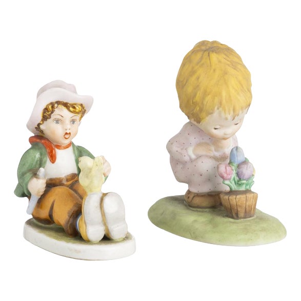 Porcelain Sculptures by Vista Alegre, Set of 2 For Sale
