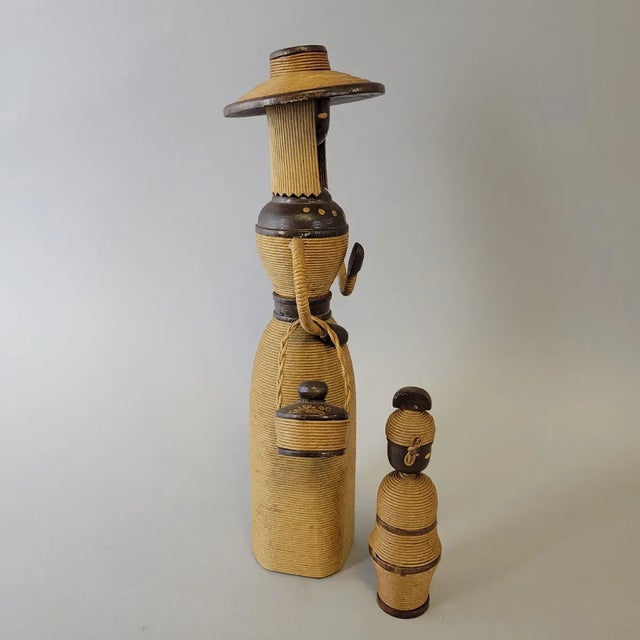 Textile Mid-Century Scandinavian Folk Art Straw-Wrapped Wooden Doll Set – Mother & Child For Sale - Image 7 of 12